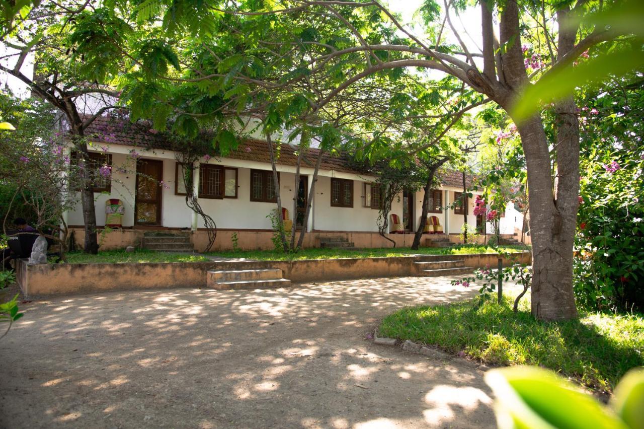 The Mountain Retreat Hotel Tiruvannāmalai Exterior photo