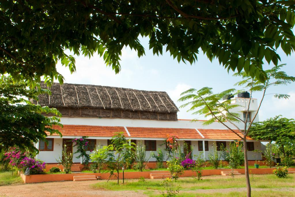 The Mountain Retreat Hotel Tiruvannāmalai Exterior photo
