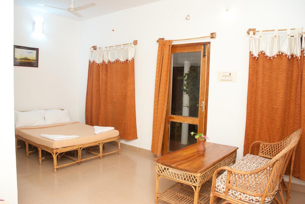 The Mountain Retreat Hotel Tiruvannāmalai Exterior photo